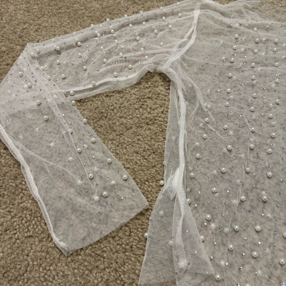 NEW Women’s Boutique Beaded Pearl Crop Long Sleeve Shirt - Picture 3 of 6